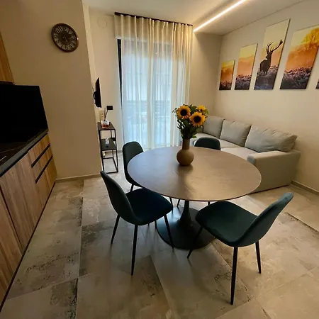 Cervus Terrazza E Parcheggio